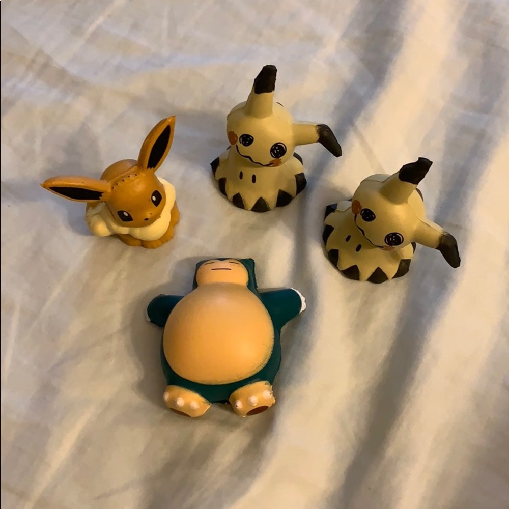 POKEMON SQUISHY FIGURES SET